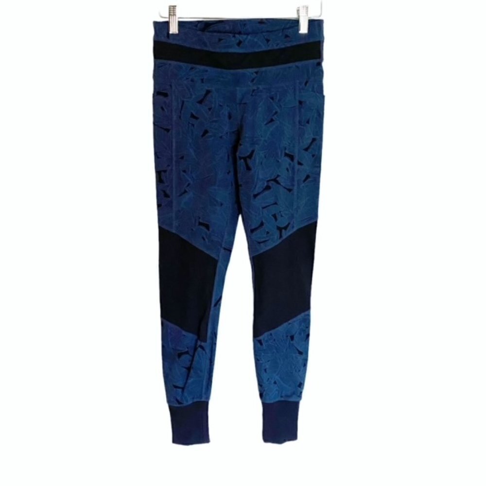 Athleta Tropical Excursion Tight Small - image 2